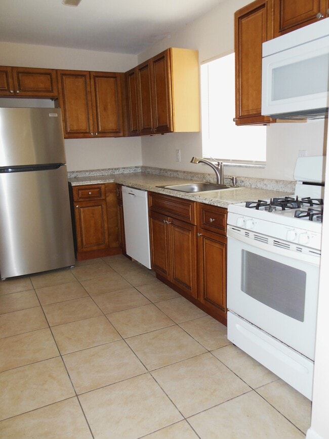 Foto del edificio - 2472 Evergreen Ave
