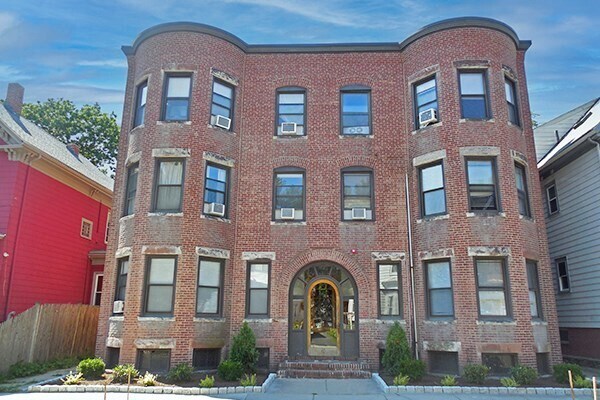Building Photo - 46 Cedar St