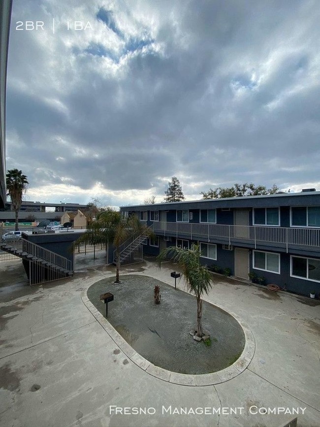 Foto del edificio - Immediate Move In Near Fresno State!!