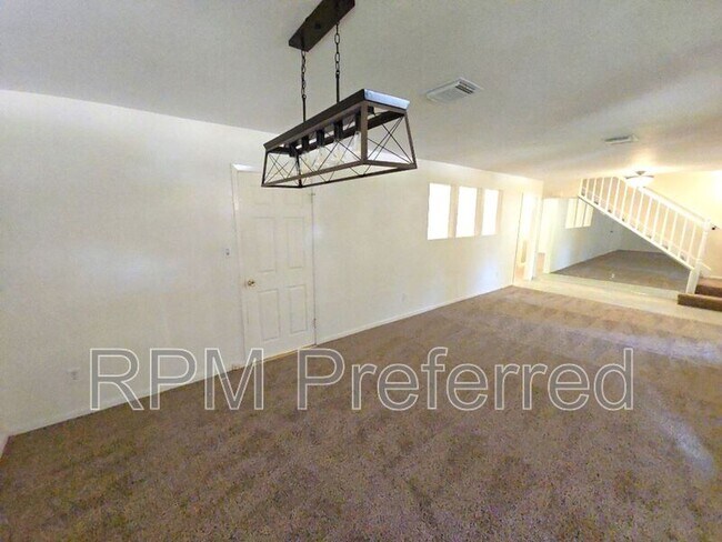 Building Photo - 12702 Ravensway Dr