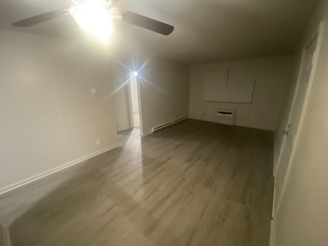 Foto del edificio - Room in Condo on Alamance Church Rd