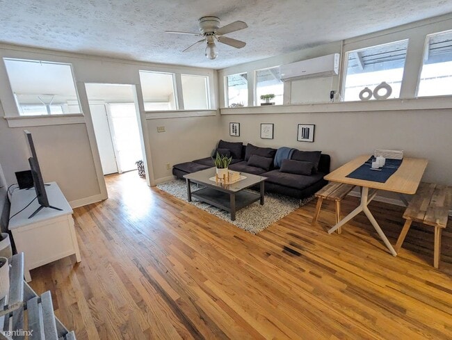 Foto del edificio - 2 br, 1 bath 4plex - 205 Hampshire Avenue