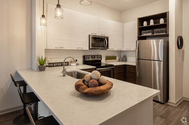 1HAB, 1BA - 750 ft² - Rivervue Avondale