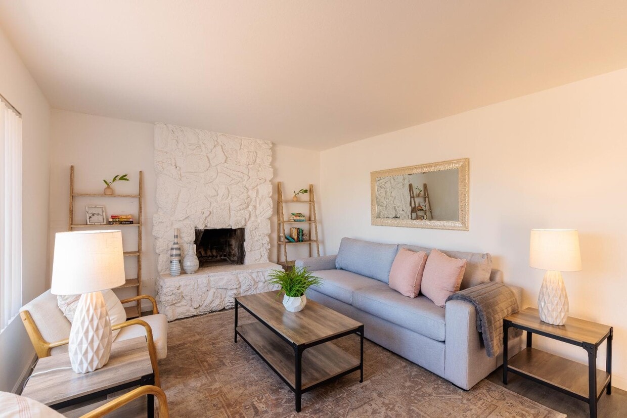 Foto principal - 7912 Dancy Rd