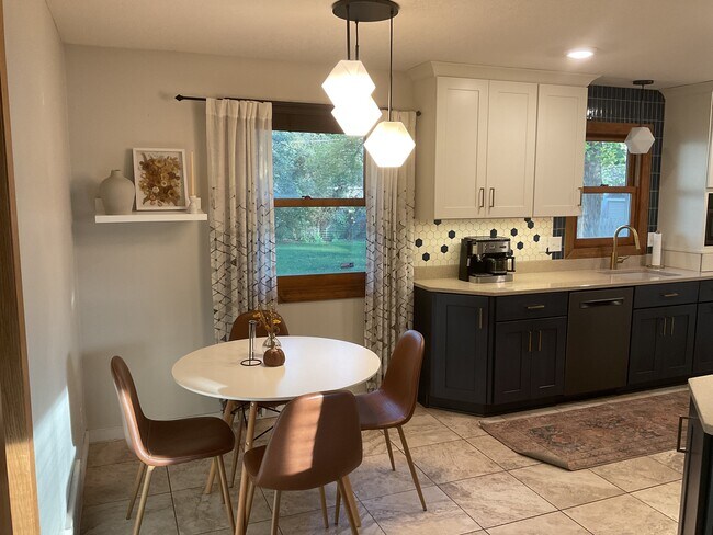 Foto del edificio - 945 Beacon Ln