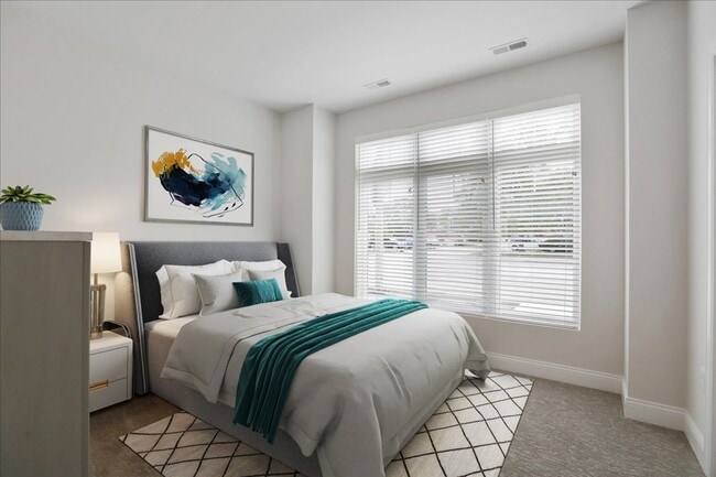 Interior Photo - 314 S State St