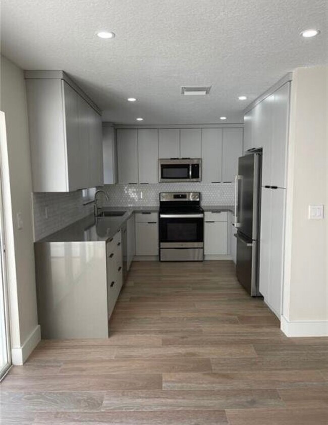 Foto del edificio - 2261 NW 170th Ave