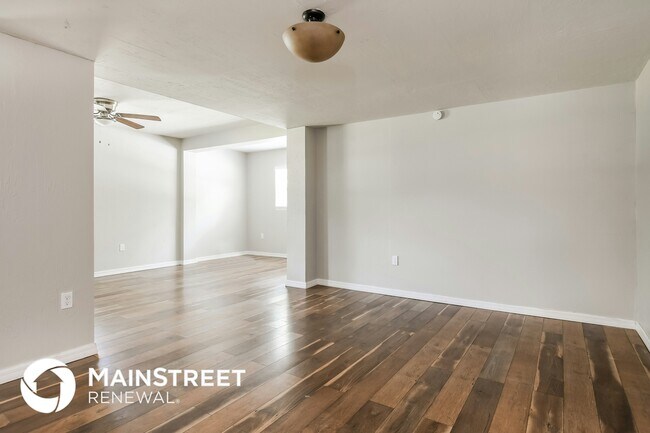 Foto del edificio - 825 E Jackson Ave