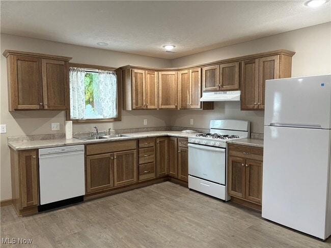 Building Photo - 430 2nd Dr NE