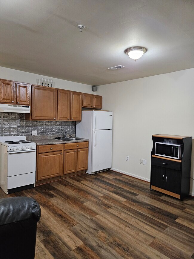 Foto del edificio - 8812 Community Square Ln