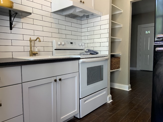 Photo - 209 E Rosewood Ave Apartment