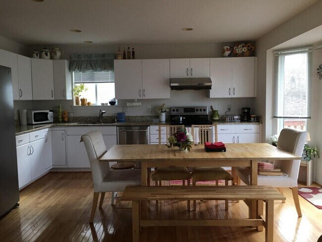 Foto del edificio - 156 Arthur Ave