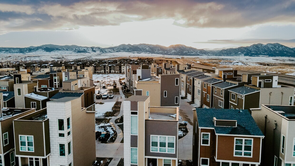 Roof Top Terrace With True Mountain Views - 11950 Skyview Ln