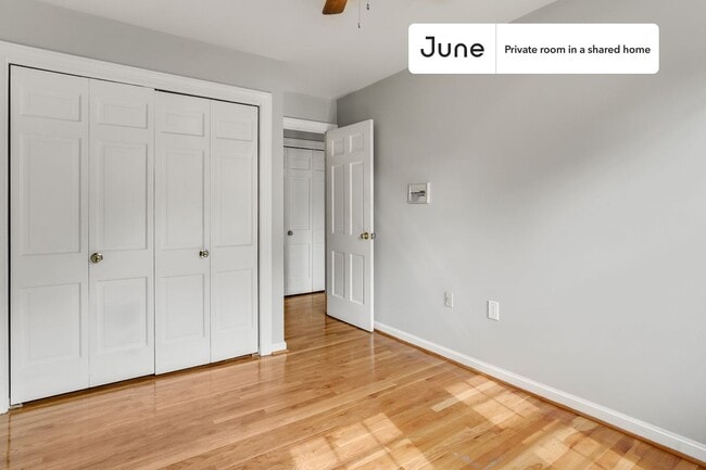 Building Photo - Room in Shared 7 bed/4 bath home