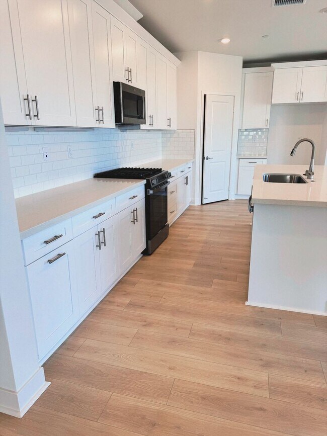 Foto del edificio - Like New 4 Bedroom Winchester Home Zoned for Temecula Schools