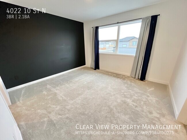 Photo du bâtiment - Like new 3bed-2.5 bath luxury home on in L...