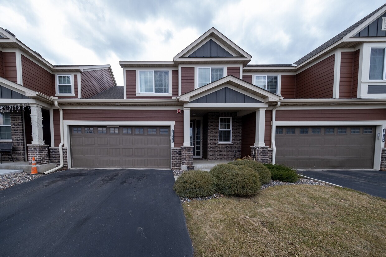 Primary Photo - 18155 Glassfern Ln