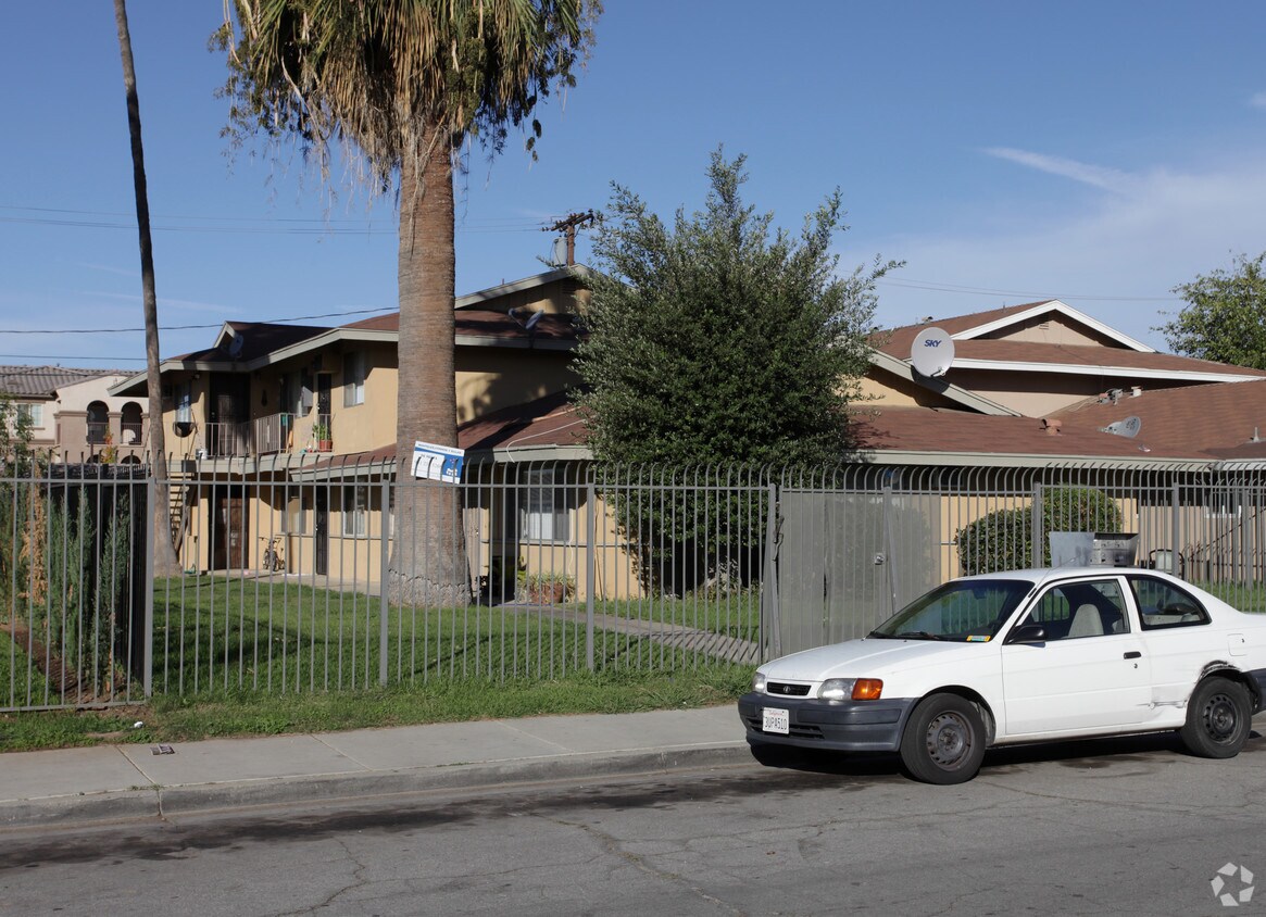 Building Photo - Moreno Palms