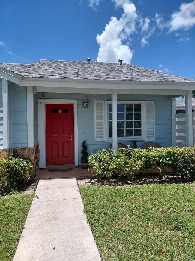 Building Photo - 13776 SW 149th Cir Ln
