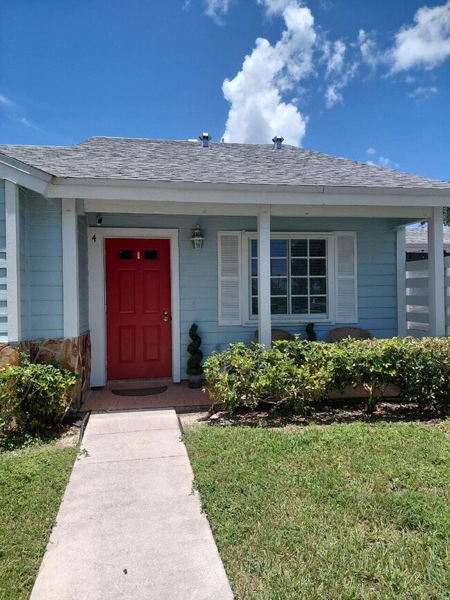 Building Photo - 13776 SW 149th Cir Ln