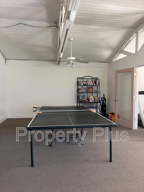 Foto del edificio - 7550 N 12th St