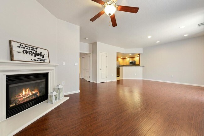 Foto del edificio - Spacious 3/3 Townhouse in North Clovis