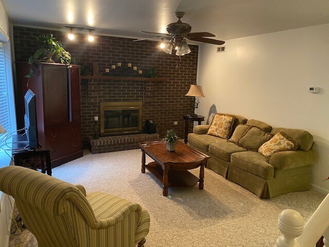 Foto del edificio - 328 Harolds Branch Rd