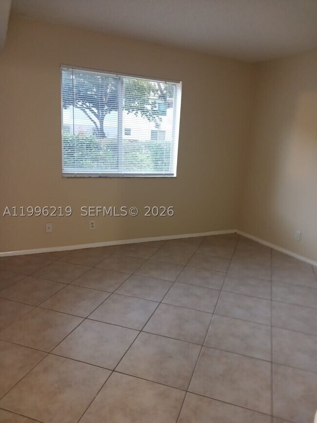 Building Photo - 3500 Gateway Dr