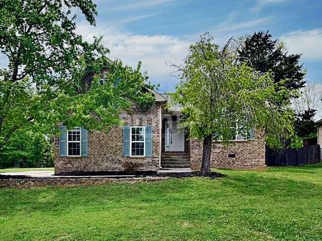 Building Photo - 519 Acorn Way