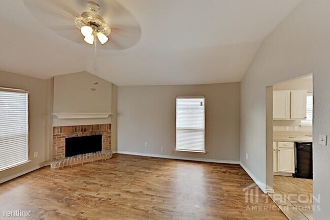 Building Photo - 1204 Cedarcrest Dr