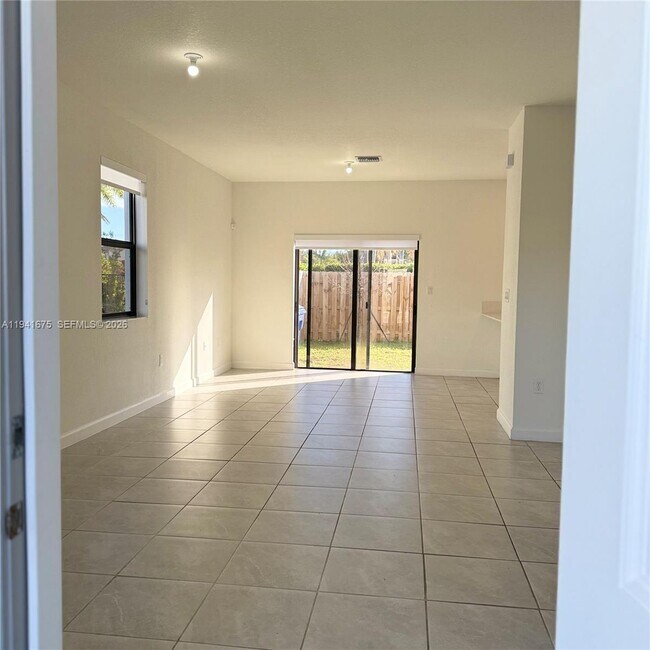 Building Photo - 13370 SW 287th Ter