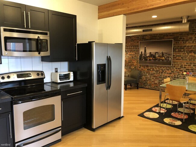 Building Photo - 2 br, 1 bath Corporate Suite - Brix2 3D