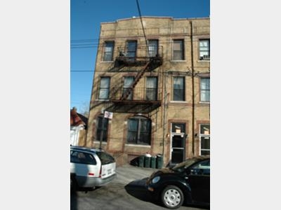 Primary Photo - 1713 E 8th St