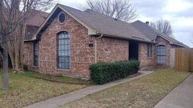 Building Photo - 1728 Liberty Ln