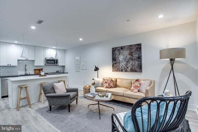 Foto del edificio - 22 Bryant St NW