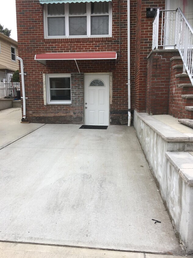 Primary Photo - 170 W 24th St
