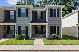 Building Photo - 223 Grove Ln