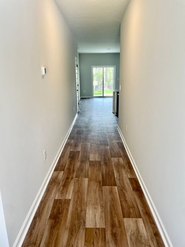 Building Photo - 1031 Harbor Dr