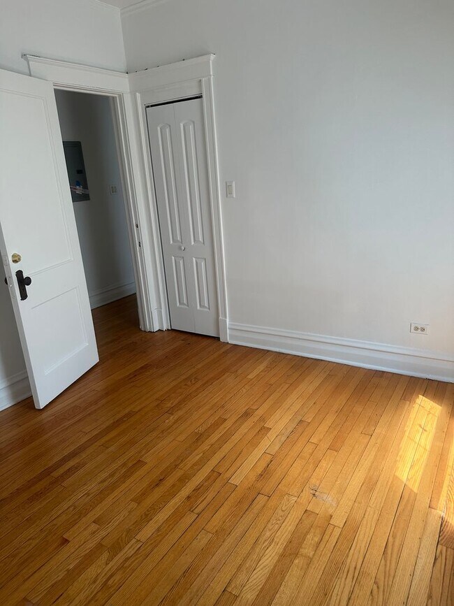 Foto del edificio - 2614 E 78th St