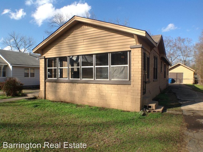 Foto del edificio - 1360 Prosch Ave