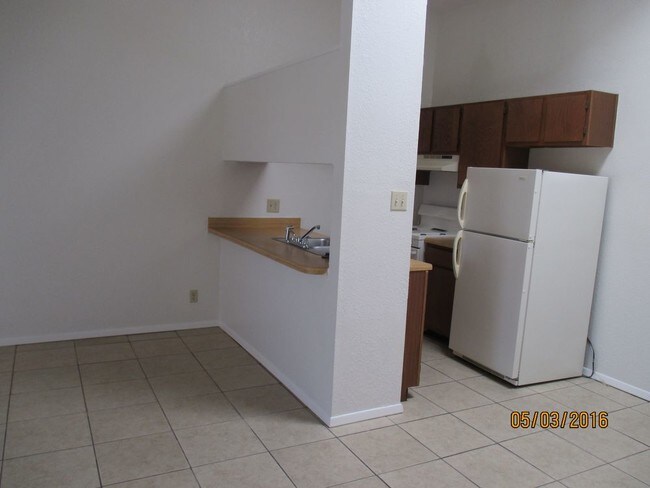 Building Photo - 696-A White Cliffs Dr