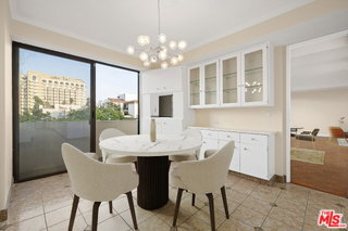 Foto del edificio - 325 N Oakhurst Dr
