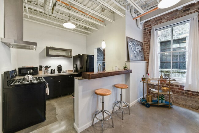 Building Photo - 521 St Joseph St