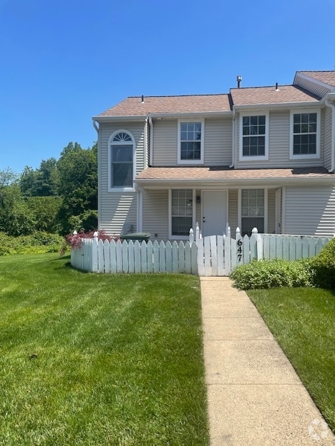 Building Photo - 647 Croft Dr