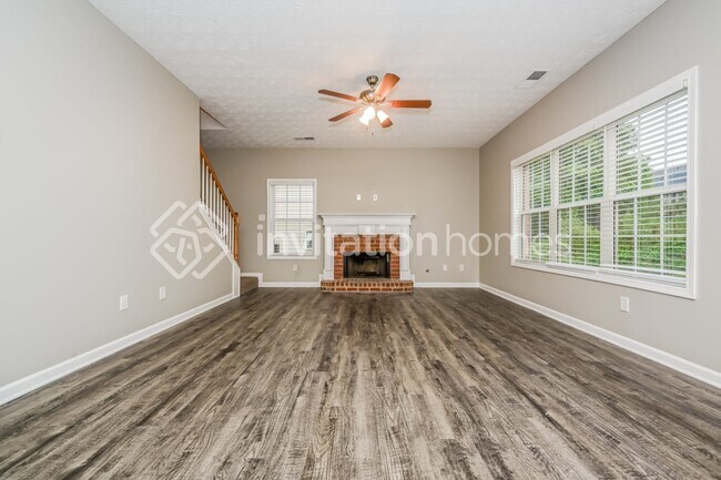 Building Photo - 164 Babbling Brook Dr