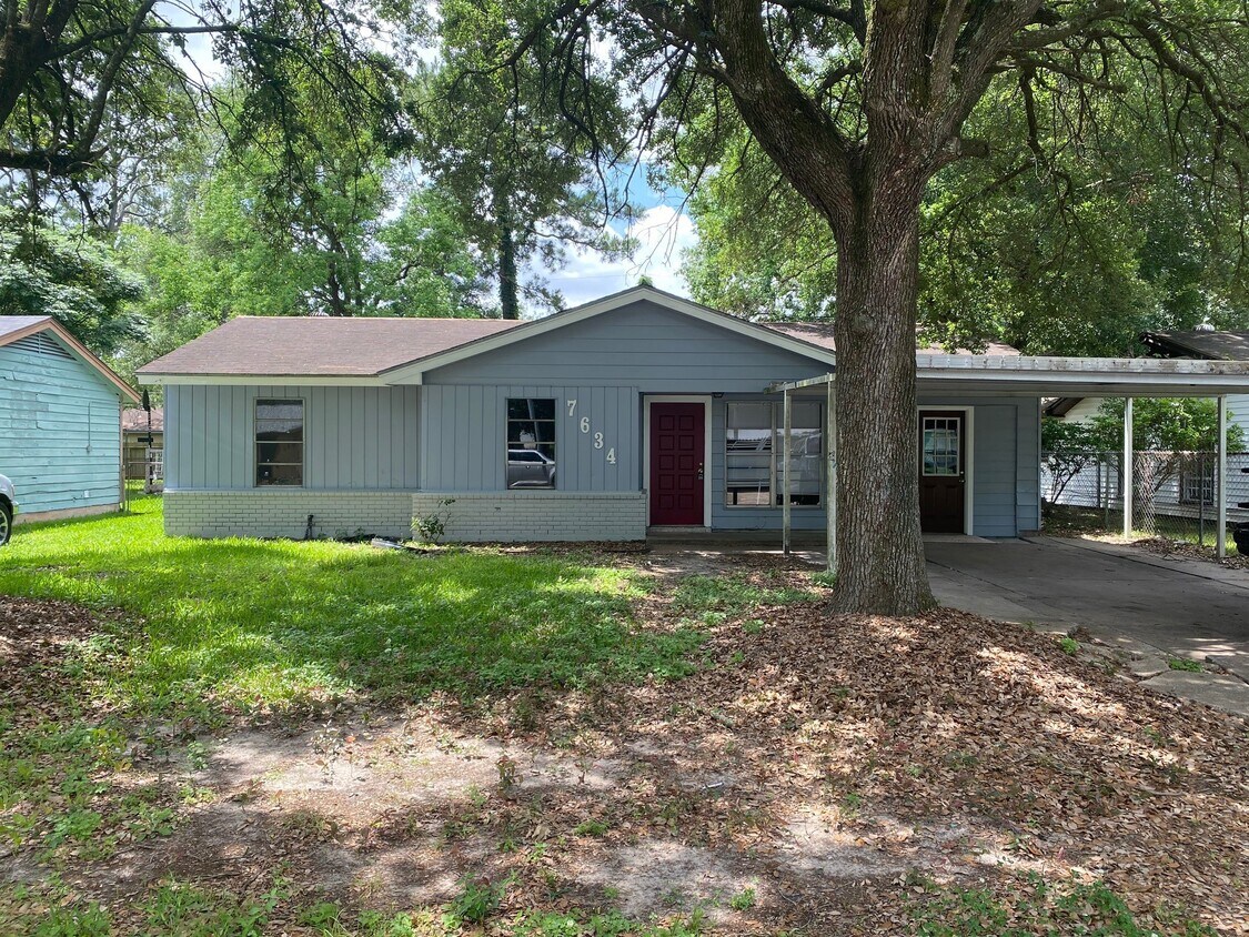 Foto principal - 7634 Claiborne St