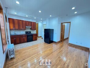 Building Photo - 471 Seventh Avenue