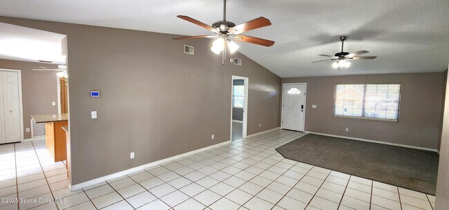 Foto del edificio - 5901 Aires Ave