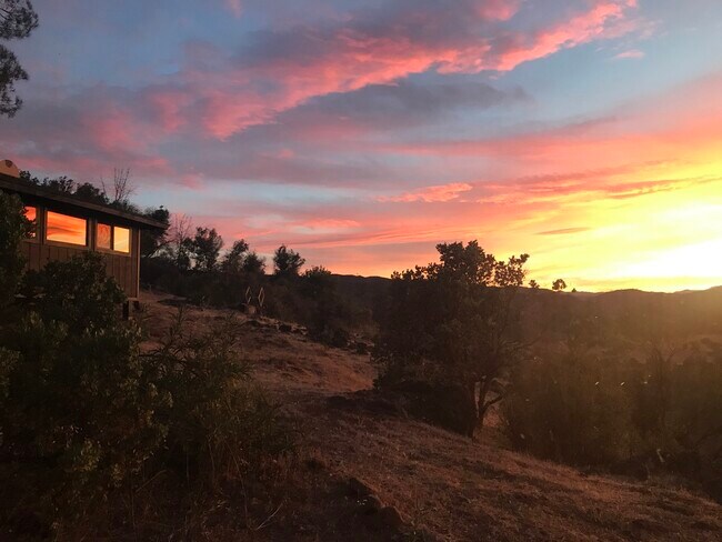 Foto del edificio - 2077 Stagecoach Canyon Rd