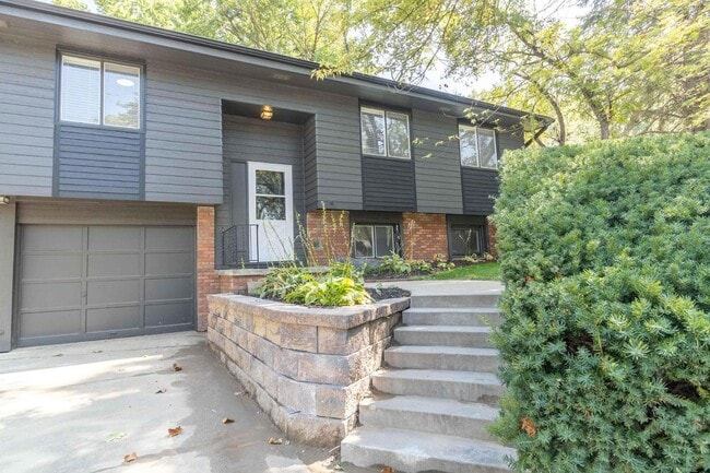 Photo - 6605 S 135th St House
